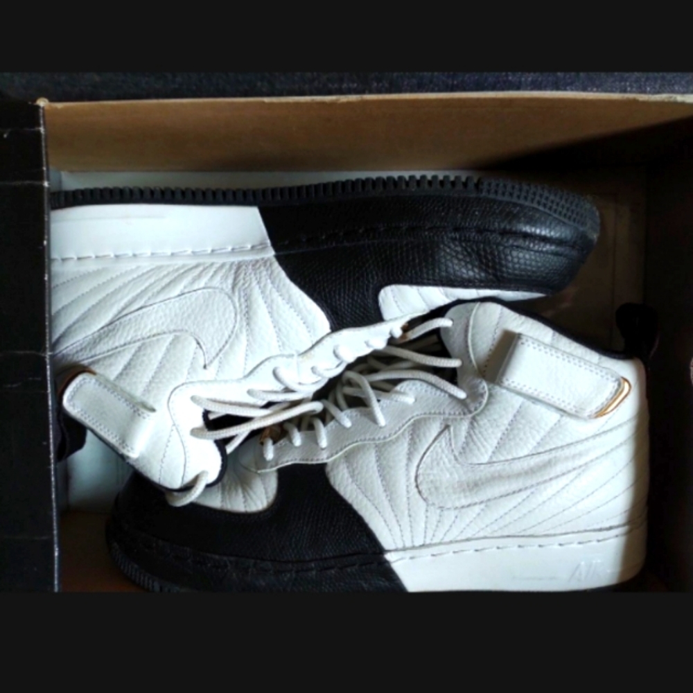 Air Force Jordans F 12 Size: 10.5